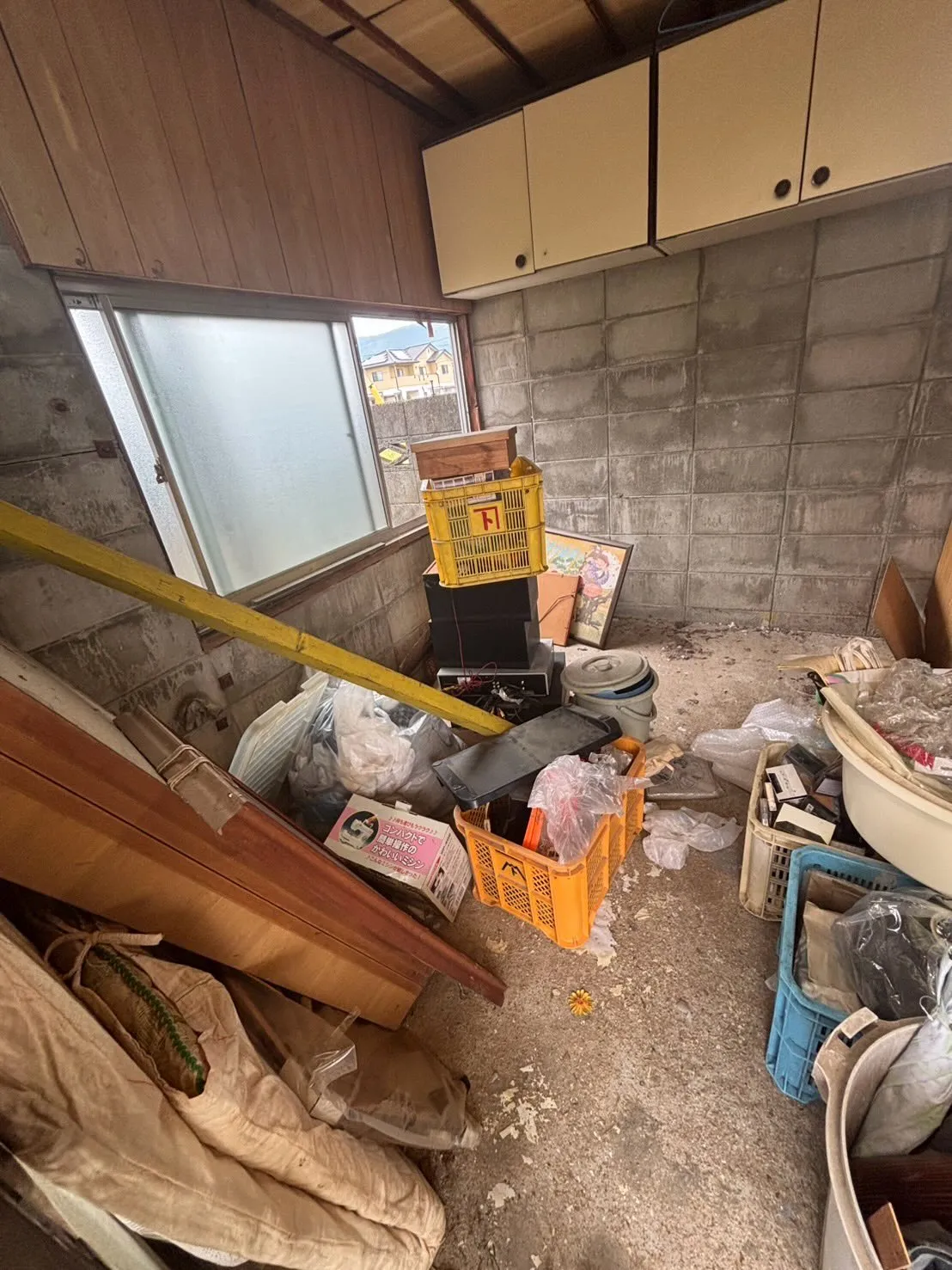 古くなった一軒家を解体し、新たに建て直すためのプロジェクトが...