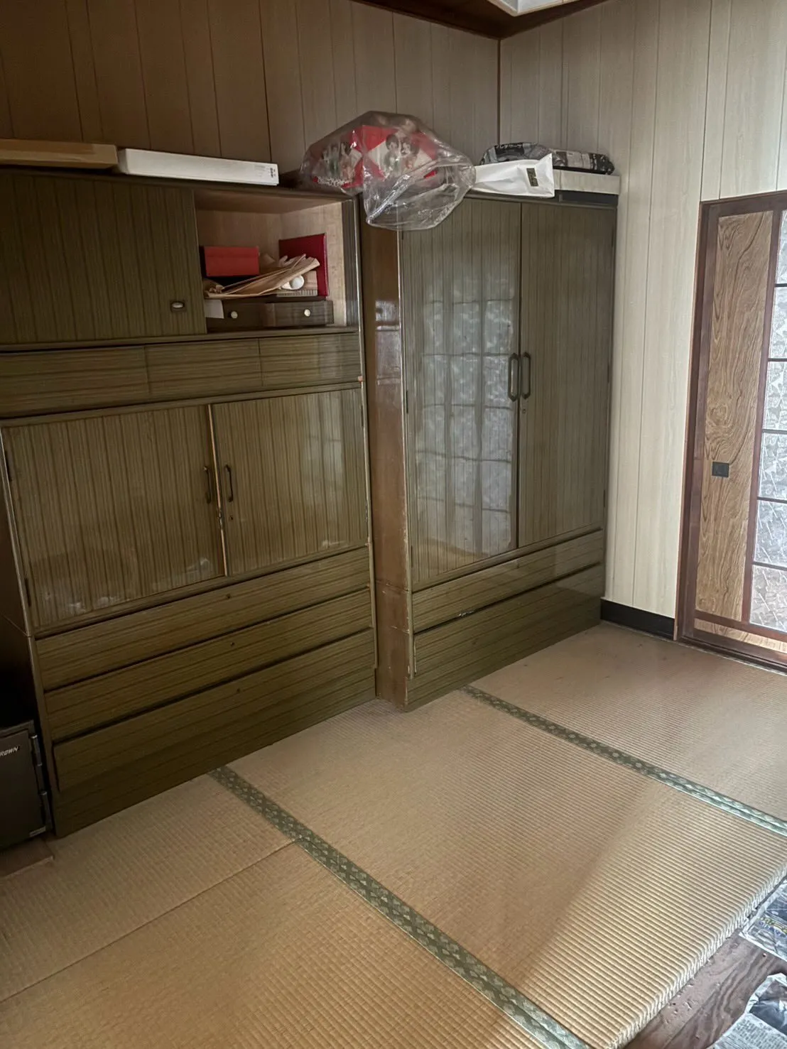 古くなった一軒家を解体し、新たに建て直すためのプロジェクトが...