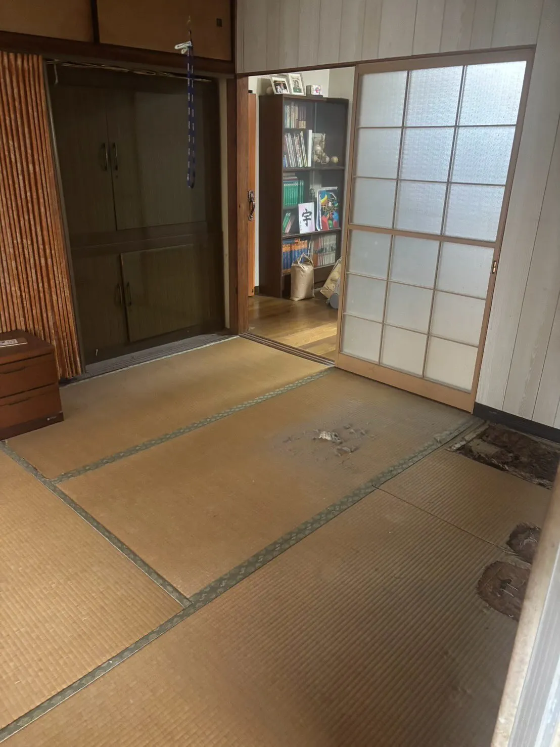 古くなった一軒家を解体し、新たに建て直すためのプロジェクトが...