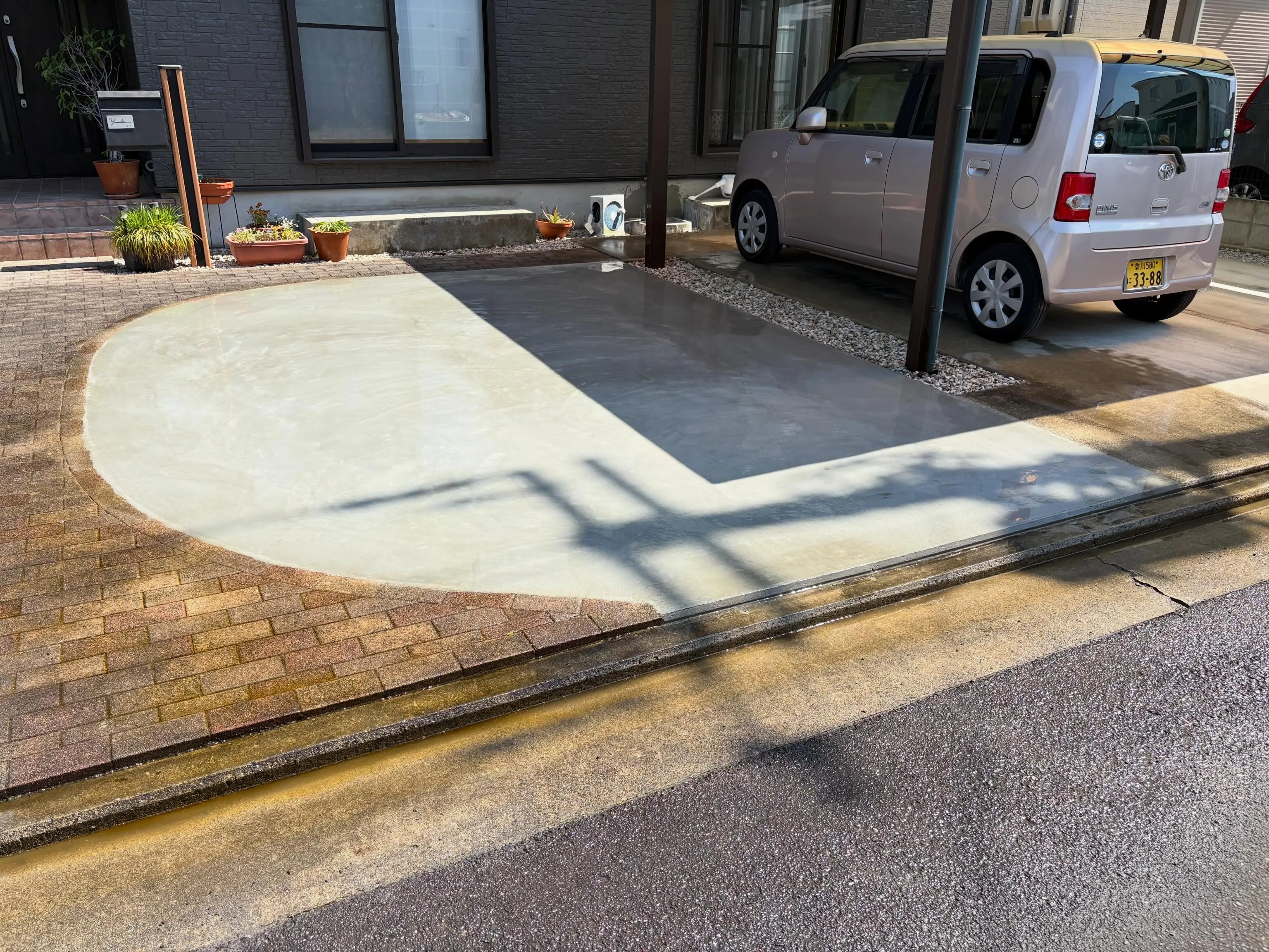 駐車スペースをさらに拡張しました。