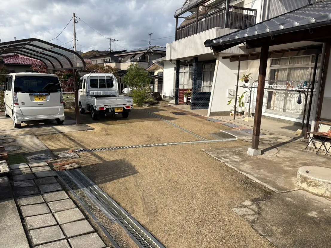 土間コンクリートの施工を行いました。