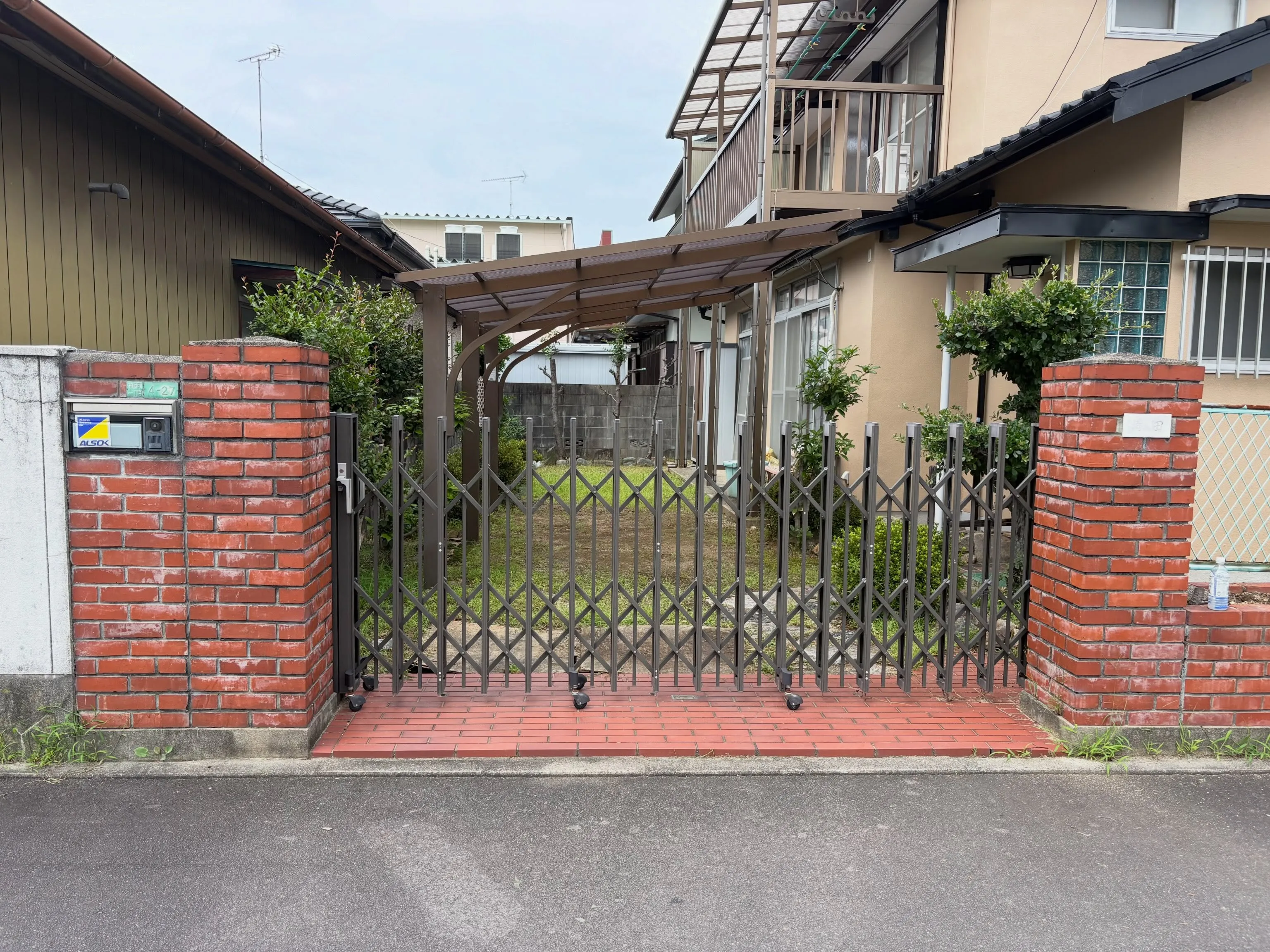 カーポートの改修をお考えなら、お手伝いします。